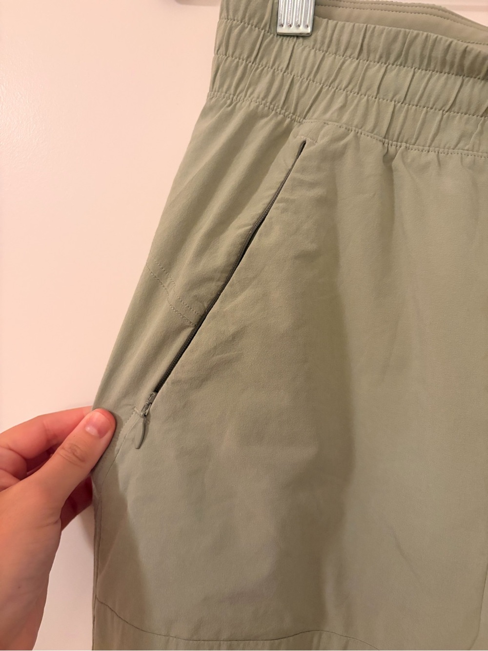 LuluLemon, Swift Mid-Rise Wide-Leg Pant, Size 6, Color: Fog Green - Picture 7 of 16